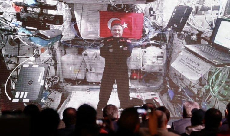 Birinci Türk astronot Alper